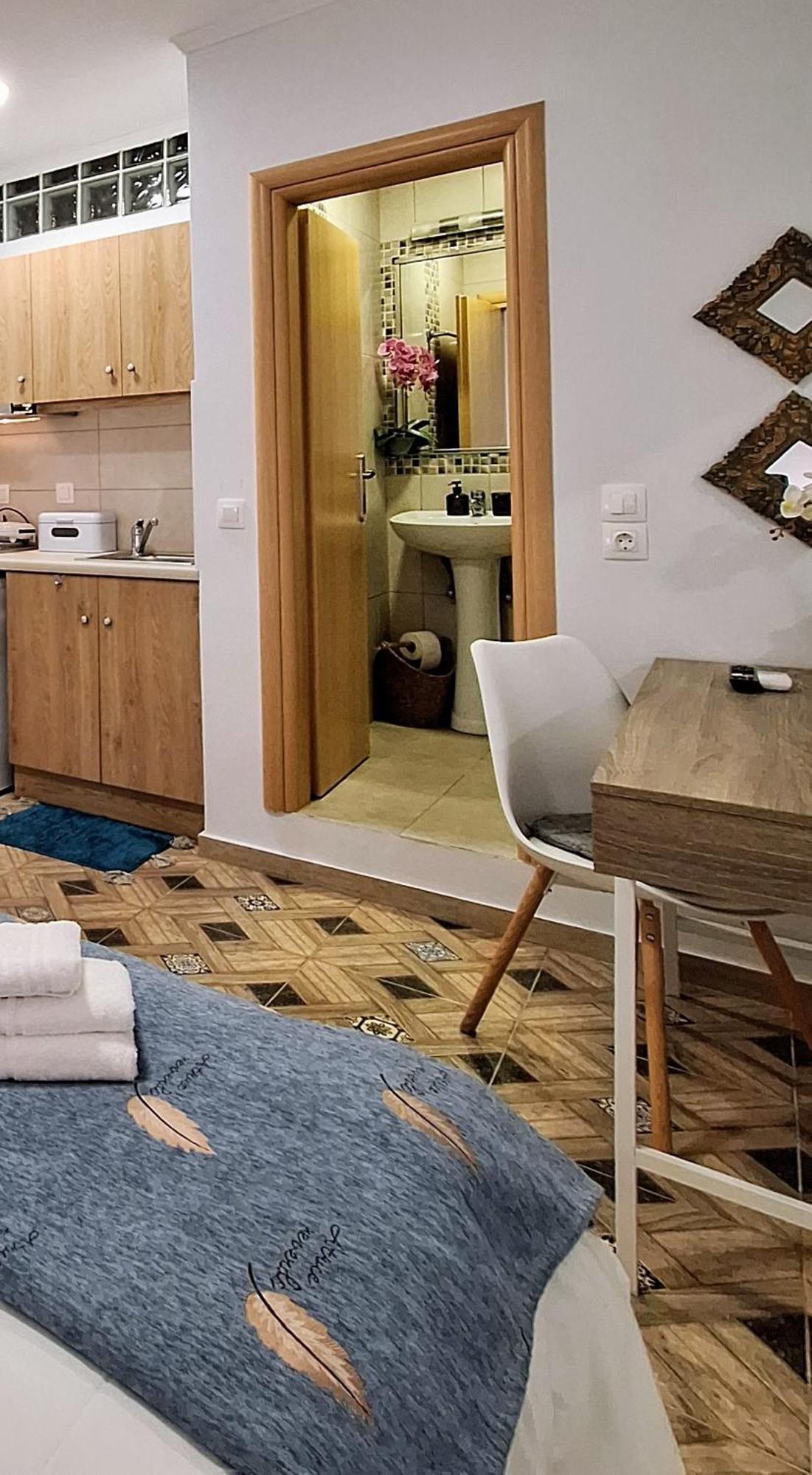 Meltemaki Apartment Mouzakion  ภายนอก รูปภาพ